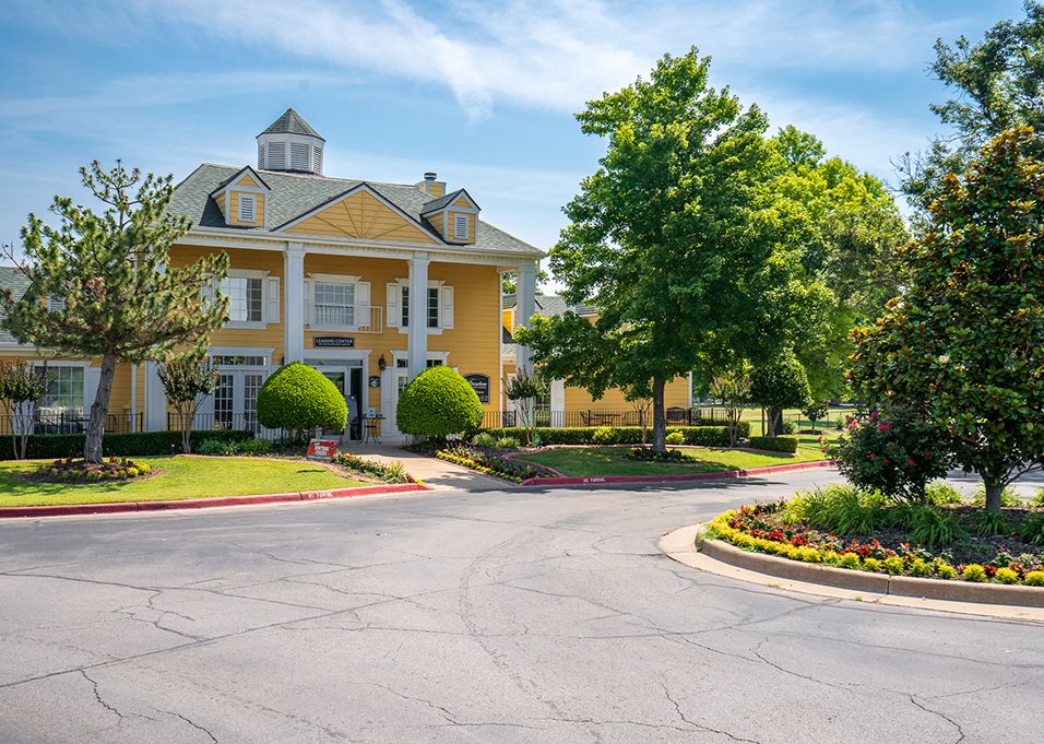 Photos and Video of Riverchase Apartments in Tulsa, OK